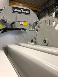 Tunel Logo UnoTech gris_vertical